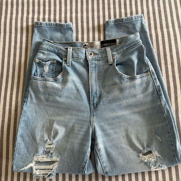 Levi's Women's SilverTab Mom Jeans Size 28 - Picture 4 of 10